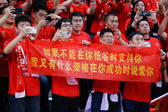 孙女回忆利物浦传奇主帅香克利：他对孙辈也很严厉
